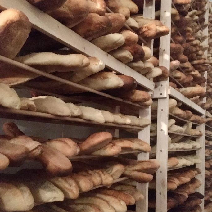 Baguettes invendues en train de sécher